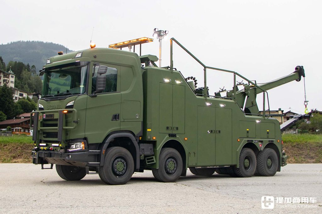 8x8 tracción total + motor V8, equipamiento de Empl de Austria. ¿Has visto el camión grúa pesado militar Scania 660 S?