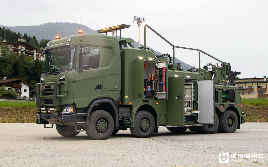 8x8 tracción total + motor V8, equipamiento de Empl de Austria. ¿Has visto el camión grúa pesado militar Scania 660 S?