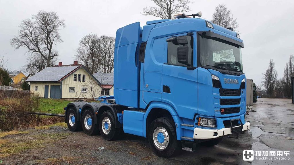 8x8 tracción total + motor V8, equipamiento de Empl de Austria. ¿Has visto el camión grúa pesado militar Scania 660 S?