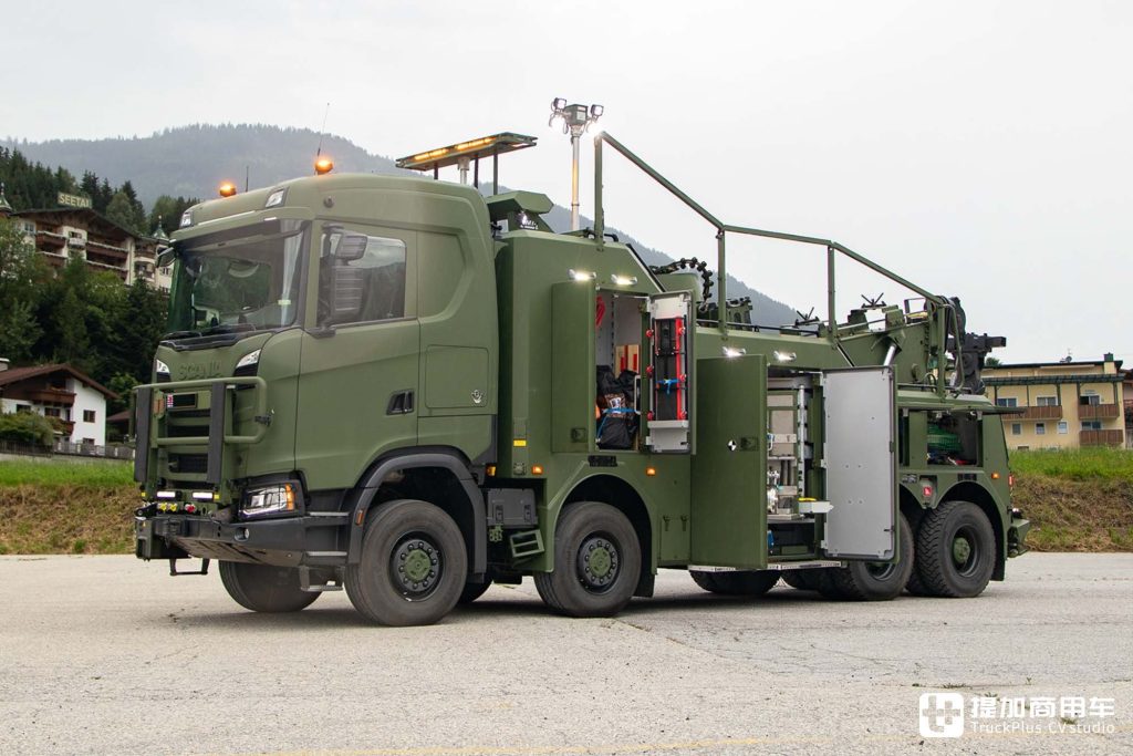 8x8 tracción total + motor V8, equipamiento de Empl de Austria. ¿Has visto el camión grúa pesado militar Scania 660 S?