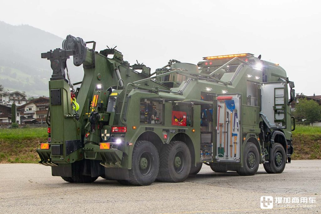 8x8 tracción total + motor V8, equipamiento de Empl de Austria. ¿Has visto el camión grúa pesado militar Scania 660 S?