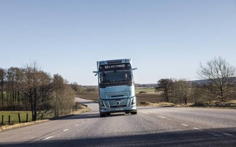 Volvo Trucks recibe un pedido de 300 camiones eléctricos pesados de DSV, el gigante logístico mundial