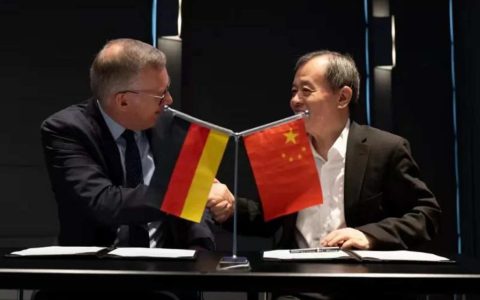 La Asociación China de Promoción del Comercio Automotriz y la Asociación de la Industria Automotriz Alemana firman un acuerdo de cooperación estratégica