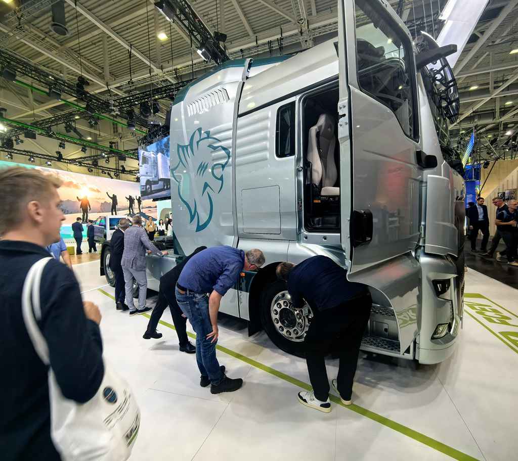 Camión de tracción de hidrógeno Shandeka de Sinotruk, la fabricación inteligente de China, atrae una amplia atención