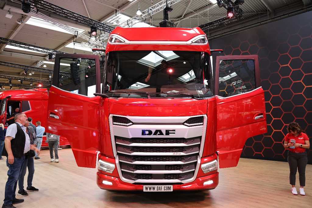 IAA 2024: La reputación de DAF no pierde frente a Scania, el buque insignia de carretera XG+ se renueva