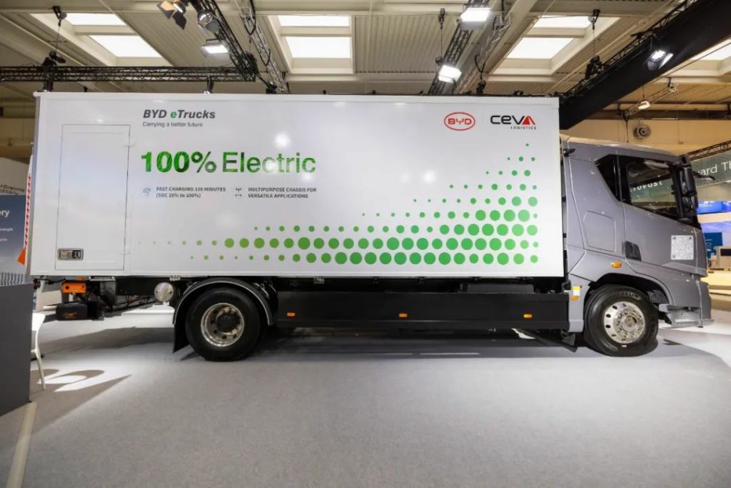 BYD y CEVA Logistics alcanzan una cooperación para ayudar a lograr el objetivo de descarbonización del sistema de transporte terrestre europeo.