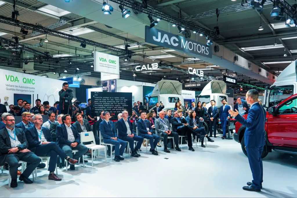 Lanzamiento de la estrategia europea, JAC Group se presenta en la feria de vehículos comerciales más grande del mundo.