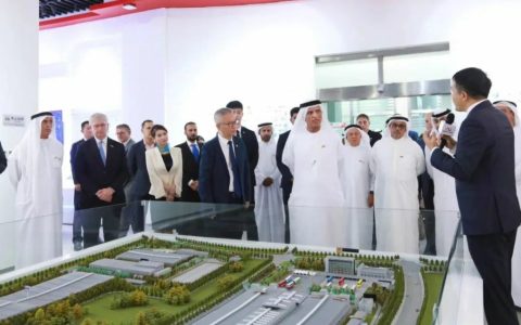 Miembros del Consejo Supremo Federal de los EAU, incluido el Jeque Saud de Ras Al Khaimah, visitan Xiamen King Long