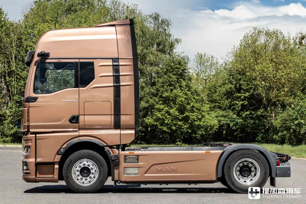 Nueva cadena de potencia PowerLion con motor y caja de cambios totalmente renovados: Vista previa del MAN TGX 2025