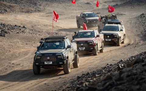 ¡Aventurarse en tierras inexploradas! El pickup Bolden de Sinotruk cruza el Gran Corredor Desértico