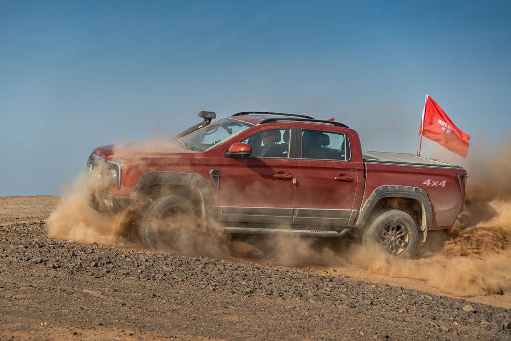 ¡Aventurarse en tierras inexploradas! El pickup Bolden de Sinotruk cruza el Gran Corredor Desértico