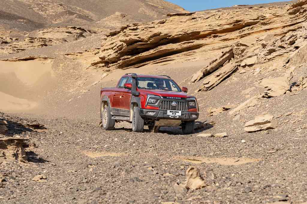 ¡Aventurarse en tierras inexploradas! El pickup Bolden de Sinotruk cruza el Gran Corredor Desértico