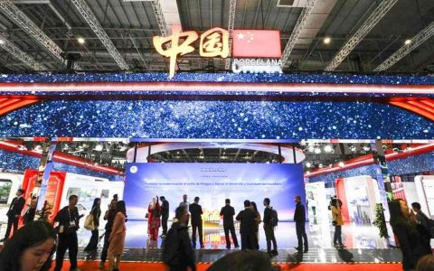 Yuchai presenta su tecnología verde e inteligente en la séptima Exposición Internacional de Importaciones de China
