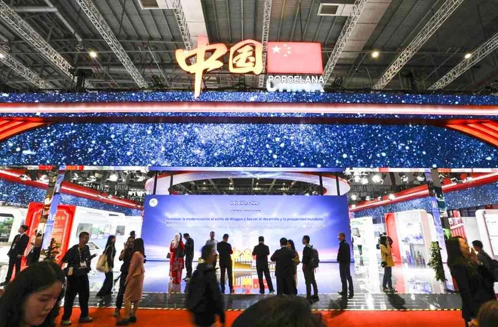 Yuchai presenta su tecnología verde e inteligente en la séptima Exposición Internacional de Importaciones de China