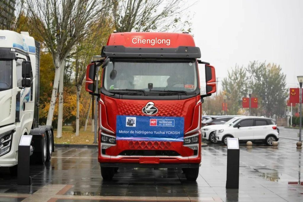 Primera camioneta de carga de China con motor de hidrógeno en funcionamiento