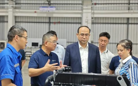 El presidente de BAIC Foton, Chang Rui, visita la fábrica de Yuchai en Tailandia