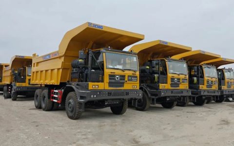 Los camiones mineros XCMG XG90 se entregaron a Kazajstán en lotes
