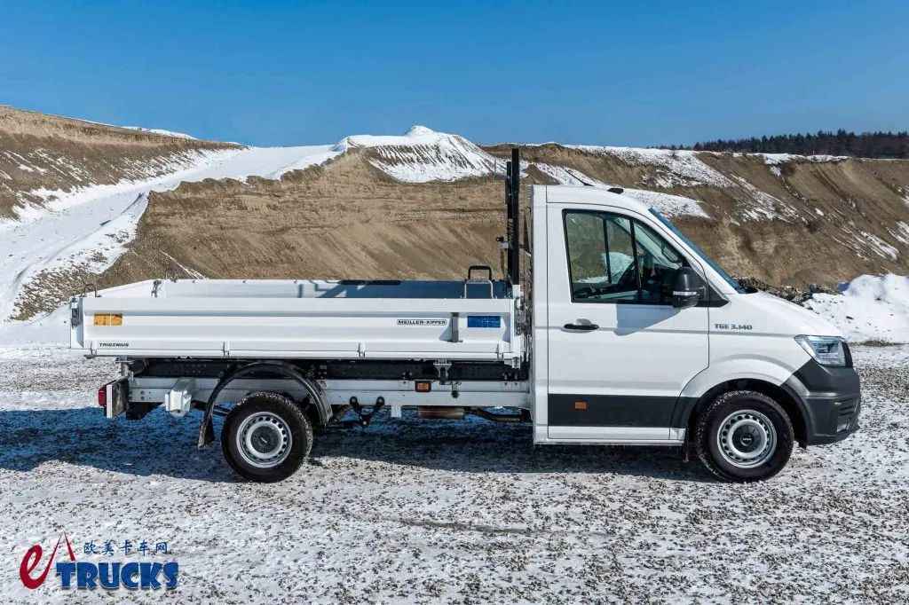 ¡Un elegante miniautocargador de 3,5 toneladas con carga triple! Conózca el MAN TGE pequeño.