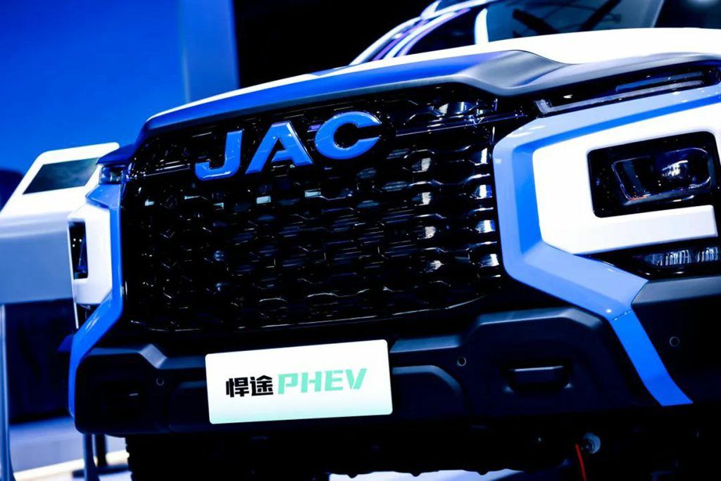 ¡La primera camioneta híbrida eléctrica con torque superior a 1000 N·m de China! JAC Huntru PHEV se presenta en el Salón del Automóvil de Shanghái