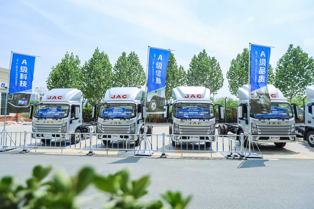 ​​El nuevo Junling A9 llega a Wuhan: el estándar "5A" redefine los camiones ligeros premium​​