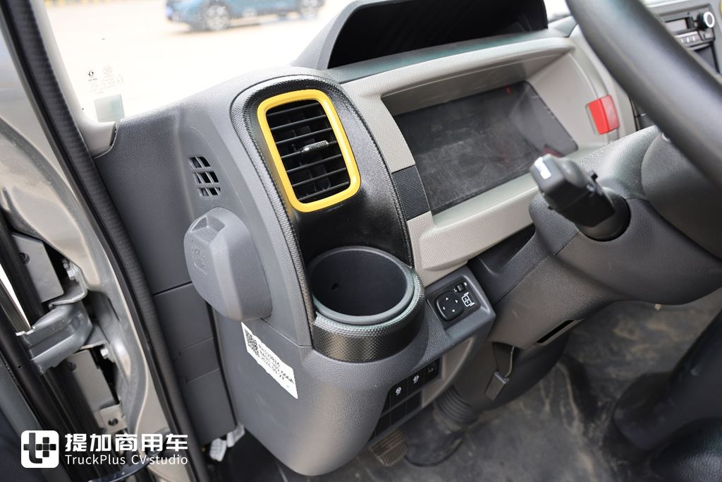 ​​KAMMINS 185 CV + CAPACIDAD DE CARGA SUPREMA: EL NUEVO DONGFENG KELUWEI IMPONE SU PODER​​