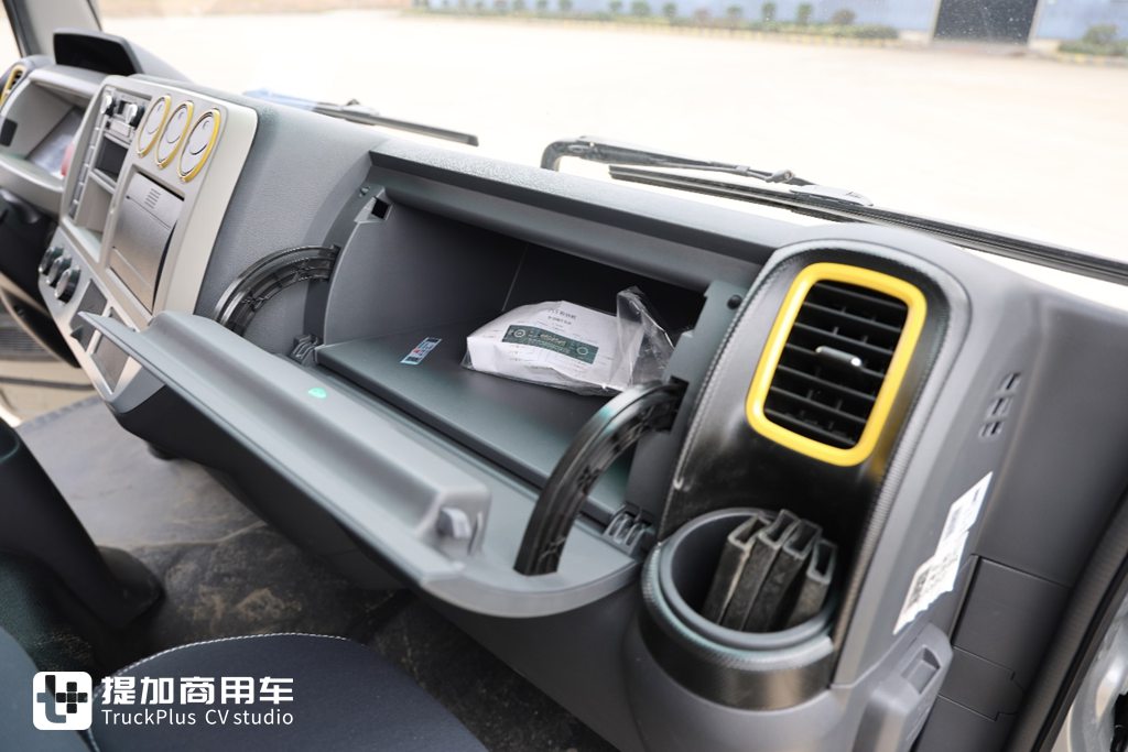 ​​KAMMINS 185 CV + CAPACIDAD DE CARGA SUPREMA: EL NUEVO DONGFENG KELUWEI IMPONE SU PODER​​