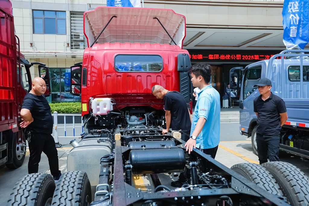 La nueva generación de JAC Junling A-serie redefine los camiones ligeros premium con los "5 estándares A"