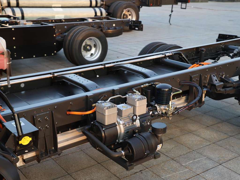 ​​¡450 km de autonomía! Nuevo camión eléctrico Chenglong L2V con batería de gran capacidad para transporte urbano sin preocupaciones​​