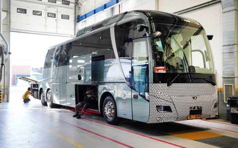 Un nuevo viaje sin emisiones: MAN presenta su primer autobús eléctrico de larga distancia