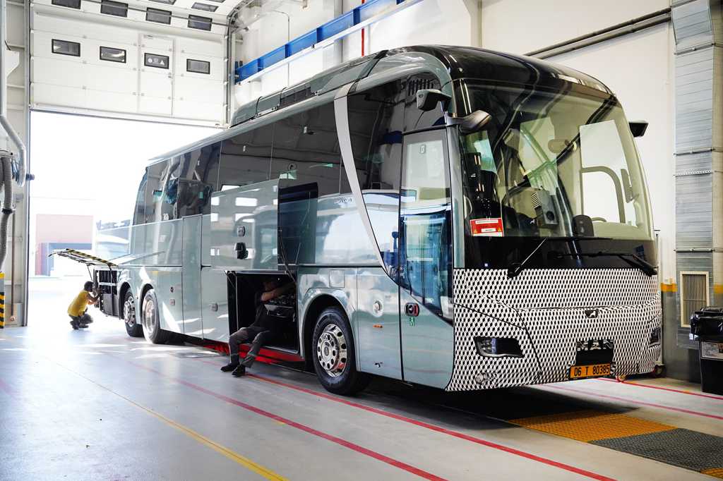 Un nuevo viaje sin emisiones: MAN presenta su primer autobús eléctrico de larga distancia