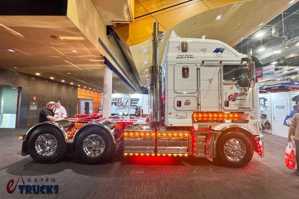 ¡Experimenta el poder de los camiones convencionales! ¿Y cabinas sobre motor americanas? Un recorrido por el Brisbane Truck Show 2025