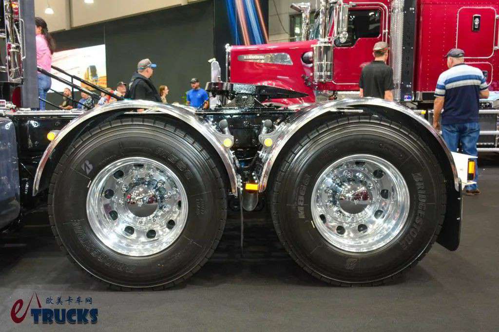 ​​¡El Espacio Habitacional Rivaliza con los Camiones de Capó Largo! El Exclusivo Flagship Americano Cabover Kenworth K220 Presentado en la Brisbane Truck Show​​