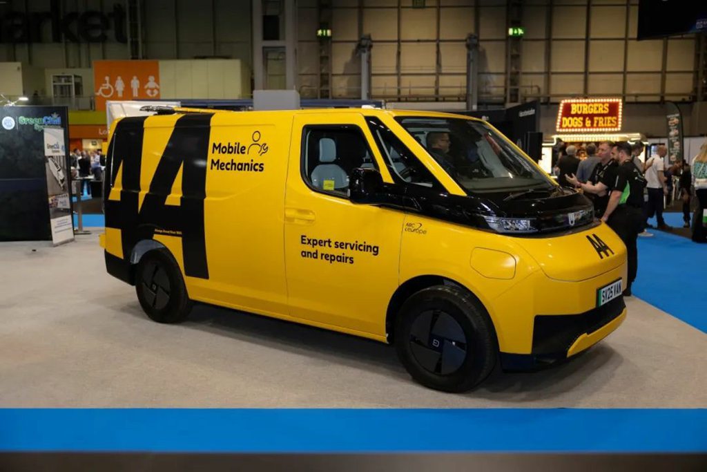 ​​FARZION SUPER VAN | Debuta en el Commercial Vehicle Show de Birmingham 2025​​