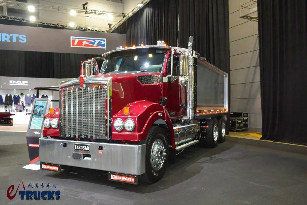 ¡Experimenta el poder de los camiones convencionales! ¿Y cabinas sobre motor americanas? Un recorrido por el Brisbane Truck Show 2025