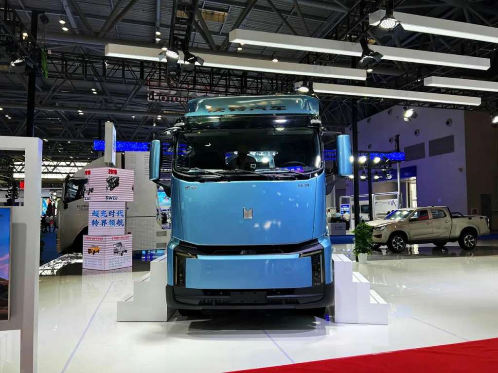 ​​Qingling lanza dos modelos globales en la feria comercial de China Occidental: ¿Cómo impulsarán la nueva dinámica logística del oeste de China?​​