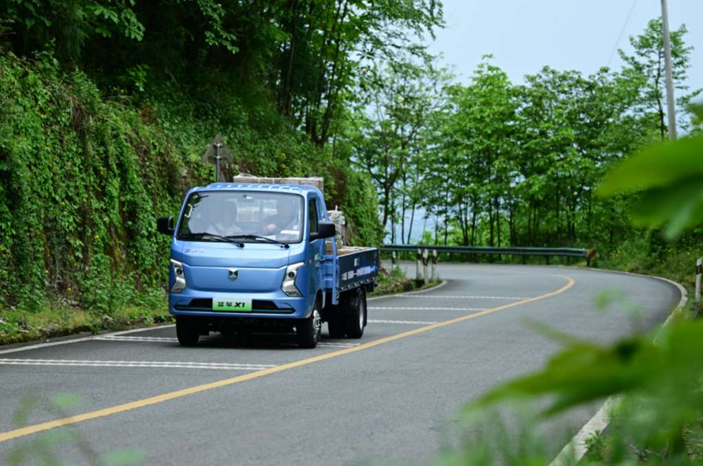 ​​Capacidad máxima de 1.5 T, 1 kWh recorre 5 km: Weichai LANDKING X1 inaugura la nueva generación de furgonetas eléctricas​​
