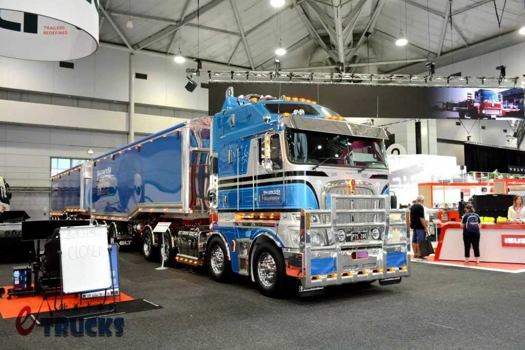 ¡Experimenta el poder de los camiones convencionales! ¿Y cabinas sobre motor americanas? Un recorrido por el Brisbane Truck Show 2025