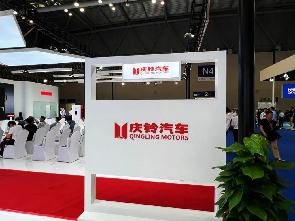 ​​Qingling lanza dos modelos globales en la feria comercial de China Occidental: ¿Cómo impulsarán la nueva dinámica logística del oeste de China?​​