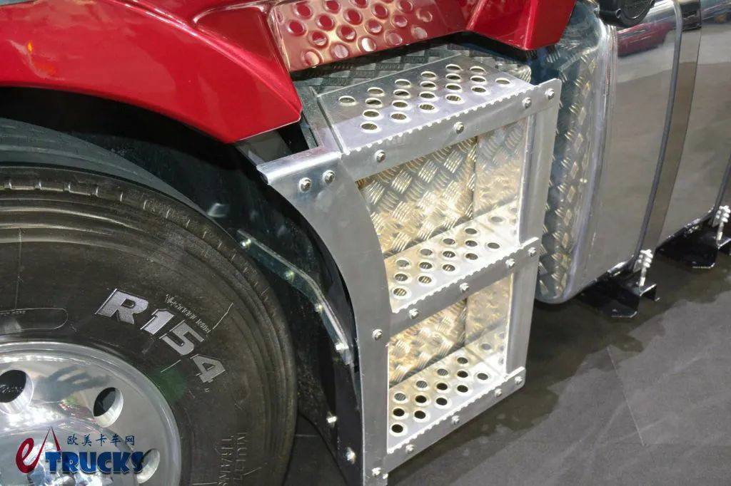 ​​¡El Espacio Habitacional Rivaliza con los Camiones de Capó Largo! El Exclusivo Flagship Americano Cabover Kenworth K220 Presentado en la Brisbane Truck Show​​