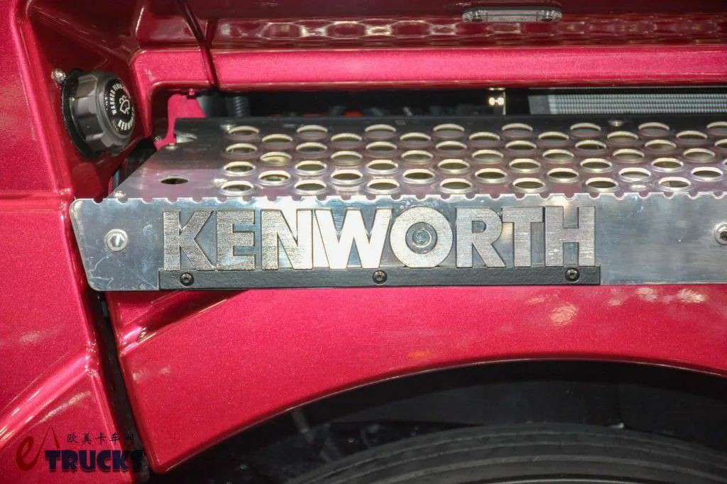 ​​¡El Espacio Habitacional Rivaliza con los Camiones de Capó Largo! El Exclusivo Flagship Americano Cabover Kenworth K220 Presentado en la Brisbane Truck Show​​