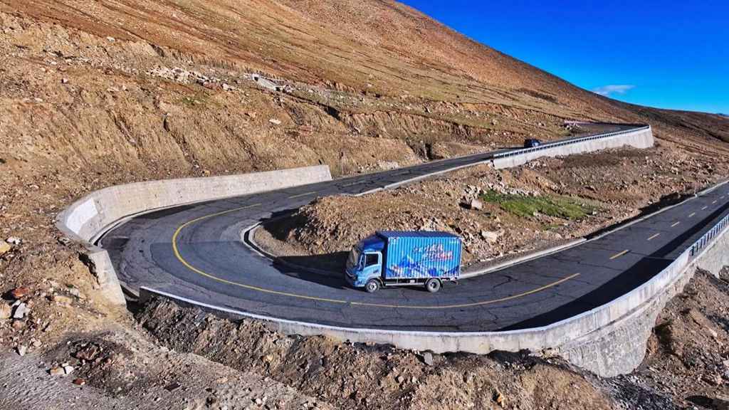 ​​¡Primer camión ligero eléctrico puro en llegar al Campo Base del Everest! El Desafío de Operación Extrema de YUTONG comienza con un "As bajo la manga"​​