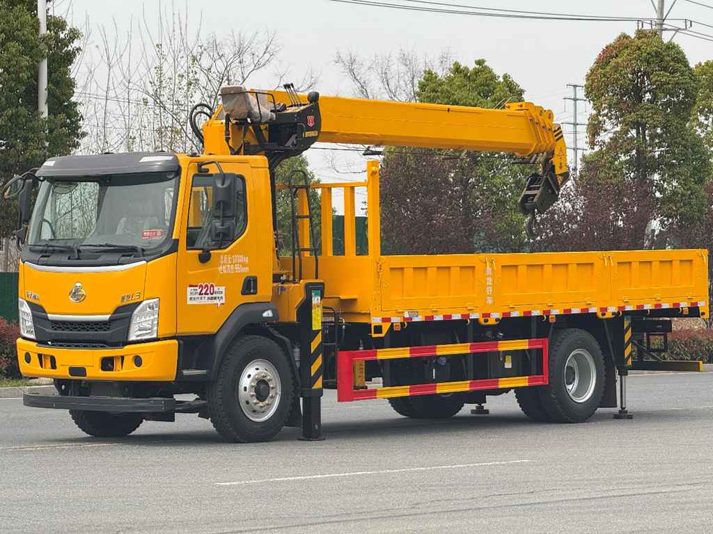 ​​¡Adiós a trámites complicados, trabajo agotador y reemplazos costosos! Llega el camión grúa Dongfeng Liuzhou Motor Chenglong L3​​