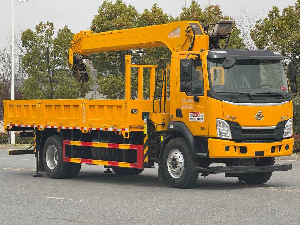 ​​¡Adiós a trámites complicados, trabajo agotador y reemplazos costosos! Llega el camión grúa Dongfeng Liuzhou Motor Chenglong L3​​