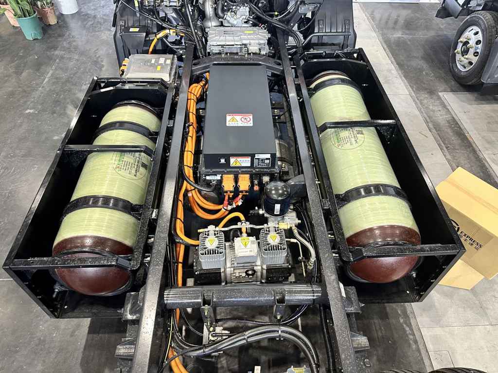 ​​¿Cuántos beneficios ocultos esconde el camión ligero de autonomía extendida Dongfeng Liuzhou Motor Yiwei 2 CNG?​​