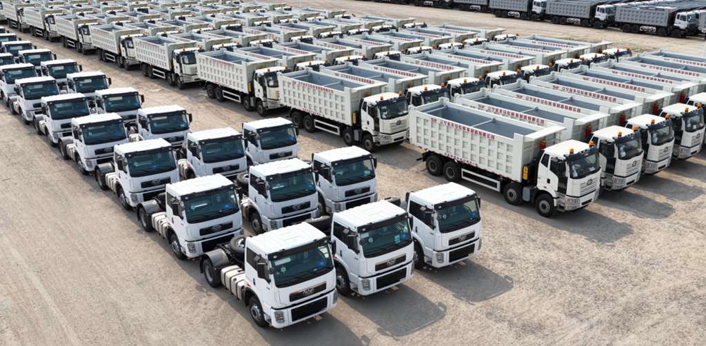 ​​### ¡Rumbo a Guinea! 212 camiones Jiefang entregados con éxito​​