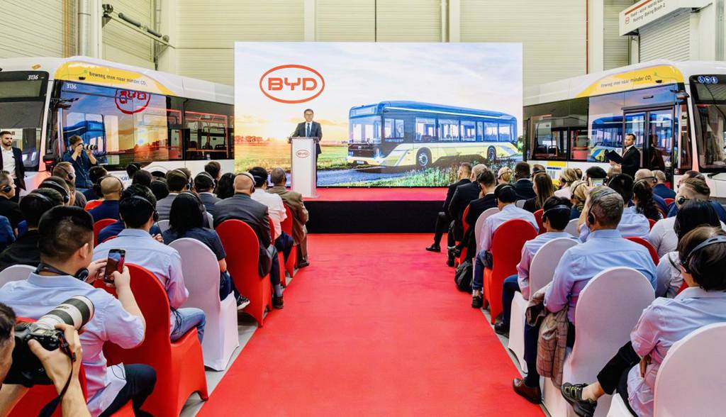 ​​BYD coloca la primera piedra de la ampliación de su fábrica de vehículos comerciales en Hungría, acelerando su expansión europea​​