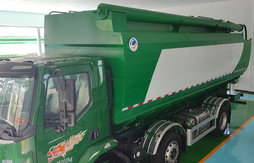 ​​¡Domina caminos montañosos y callejones estrechos! El Chenglong M3: gigante ágil de 34m³ para transporte de alimento animal​​