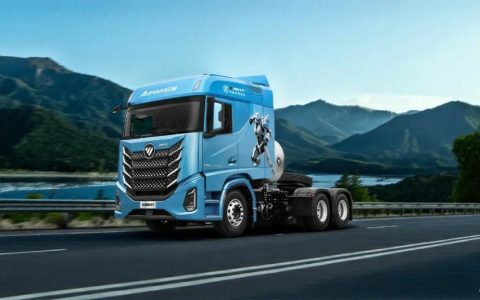 ​​¡Nuevo! El Foton Auman Galaxy 5 de 580 CV con transmisión automática y motor de gas llega al mercado, estableciendo un nuevo estándar de eficiencia para el transporte de mercancías generales​​