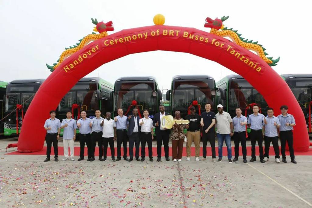 ​​El mayor pedido de BRT para África este año: 200 autobuses GOLDEN DRAGON entregados​​