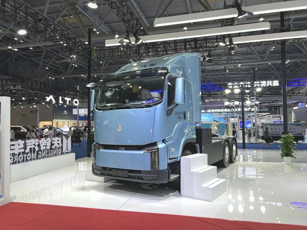 ​​¡La elección líder en camiones eléctricos pesados! Descifrando las "palabras clave" del camión de carga ultrarrápido Qingling Lingjie​​